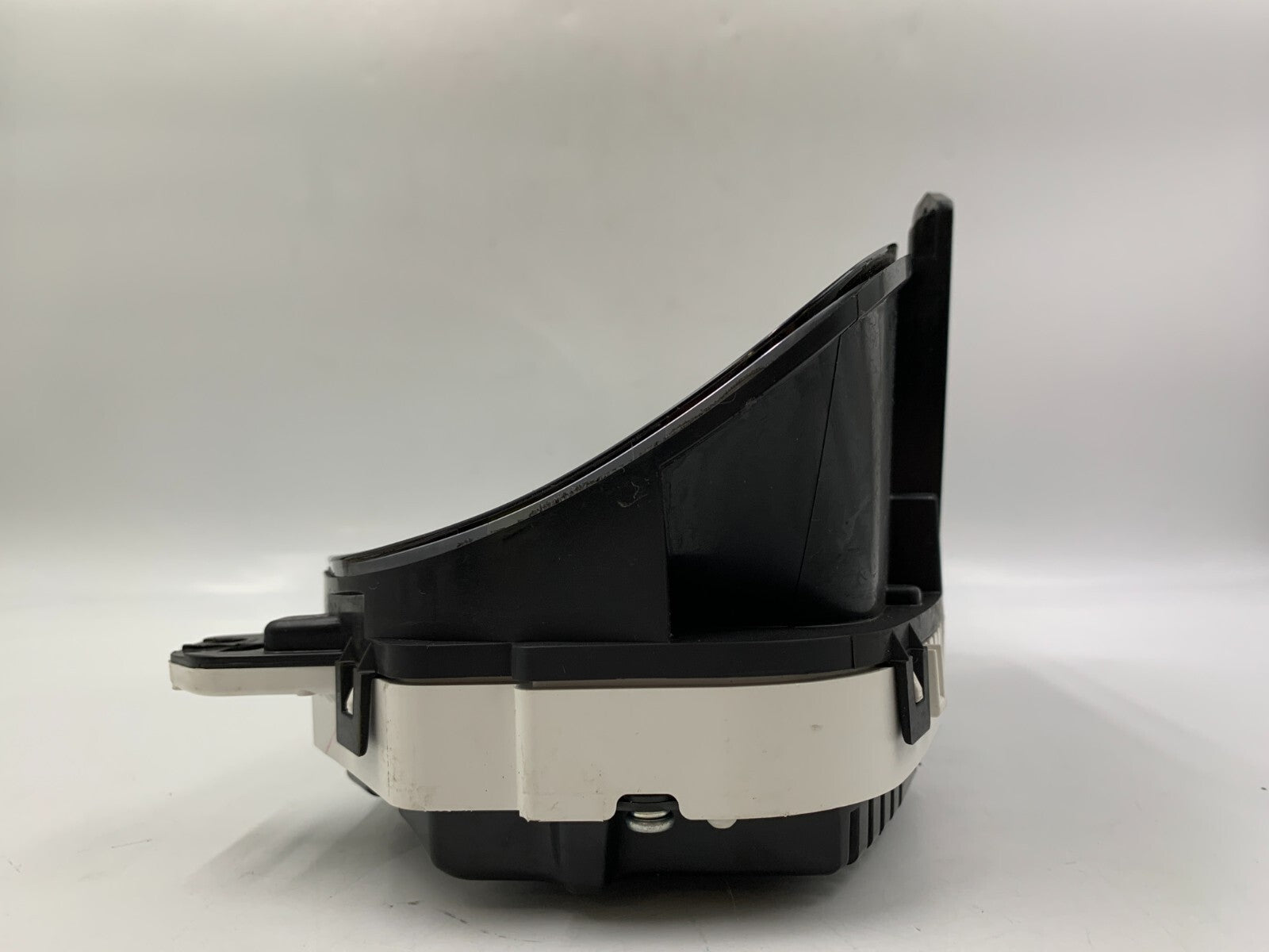 2015 Ford Fusion Speedometer Instrument Cluster 215,788 Miles OEM E03B50002