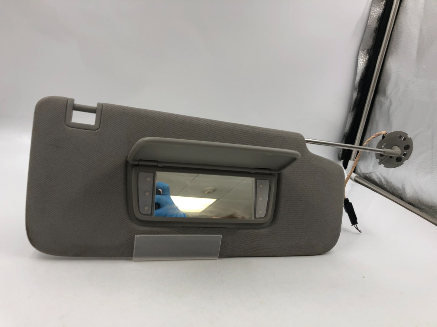 2018-2019 Buick Enclave Passenger Sun Visor Gray Illuminated OEM B01B15027