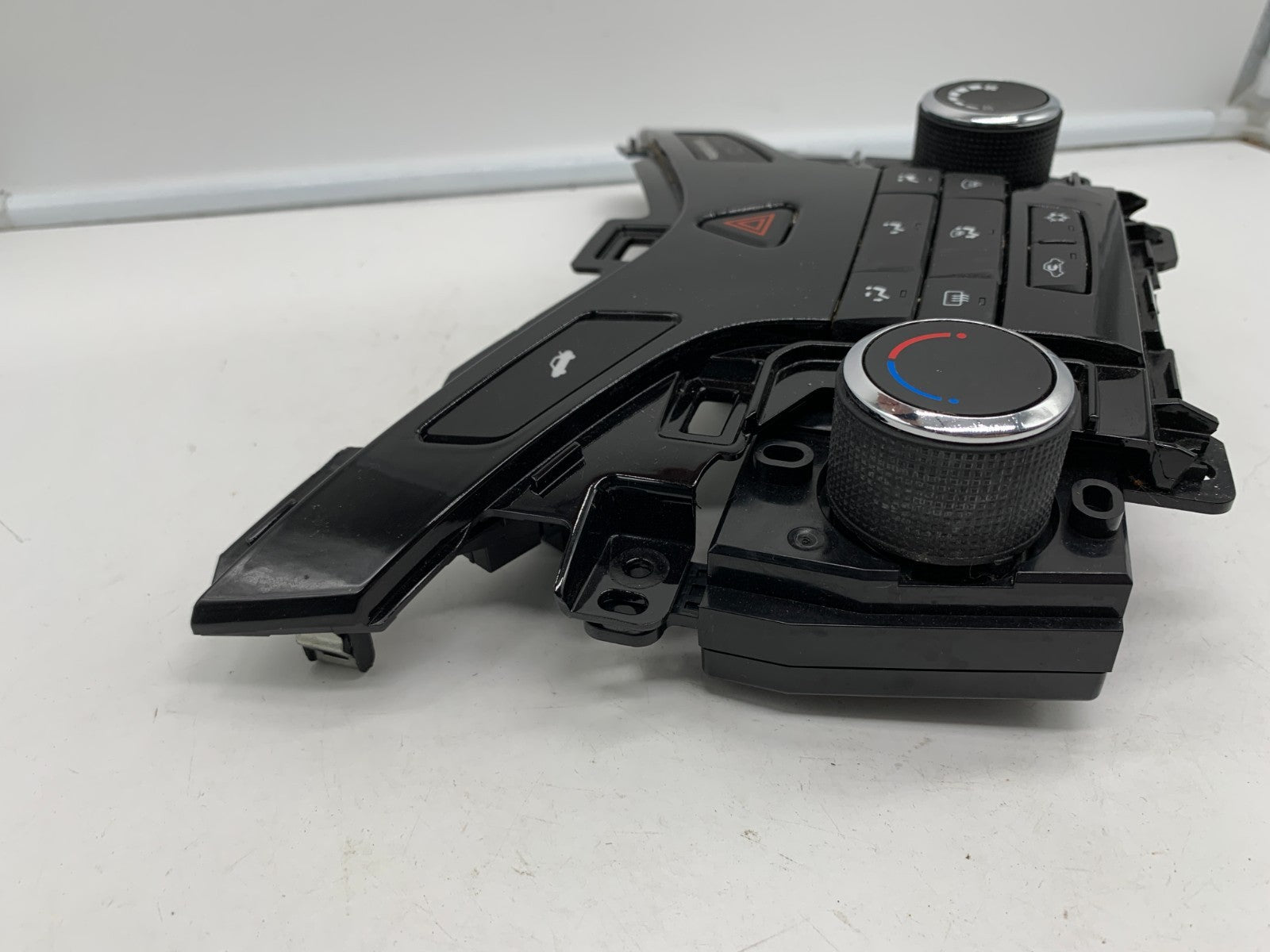 2012-2016 Chevrolet Cruze AC Heater Climate Control Unit OEM C02B21022