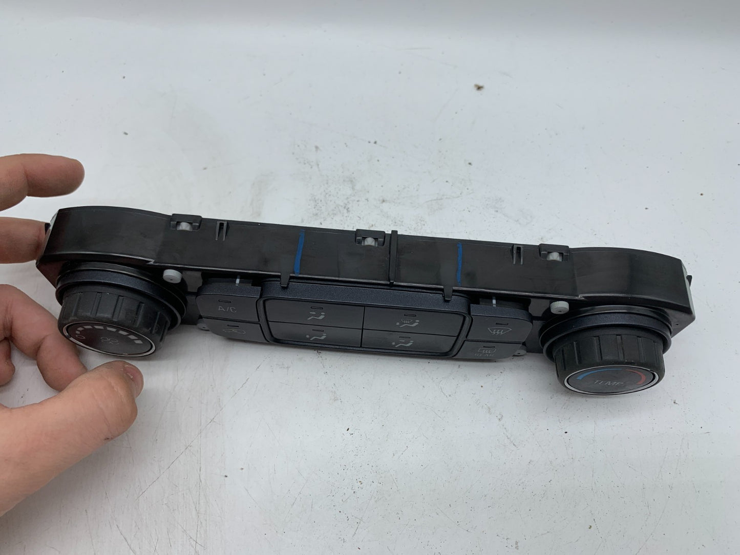 2014-2019 Chevrolet Silverado GMC Sierra Climate Control AC Heater OEM D01B04068