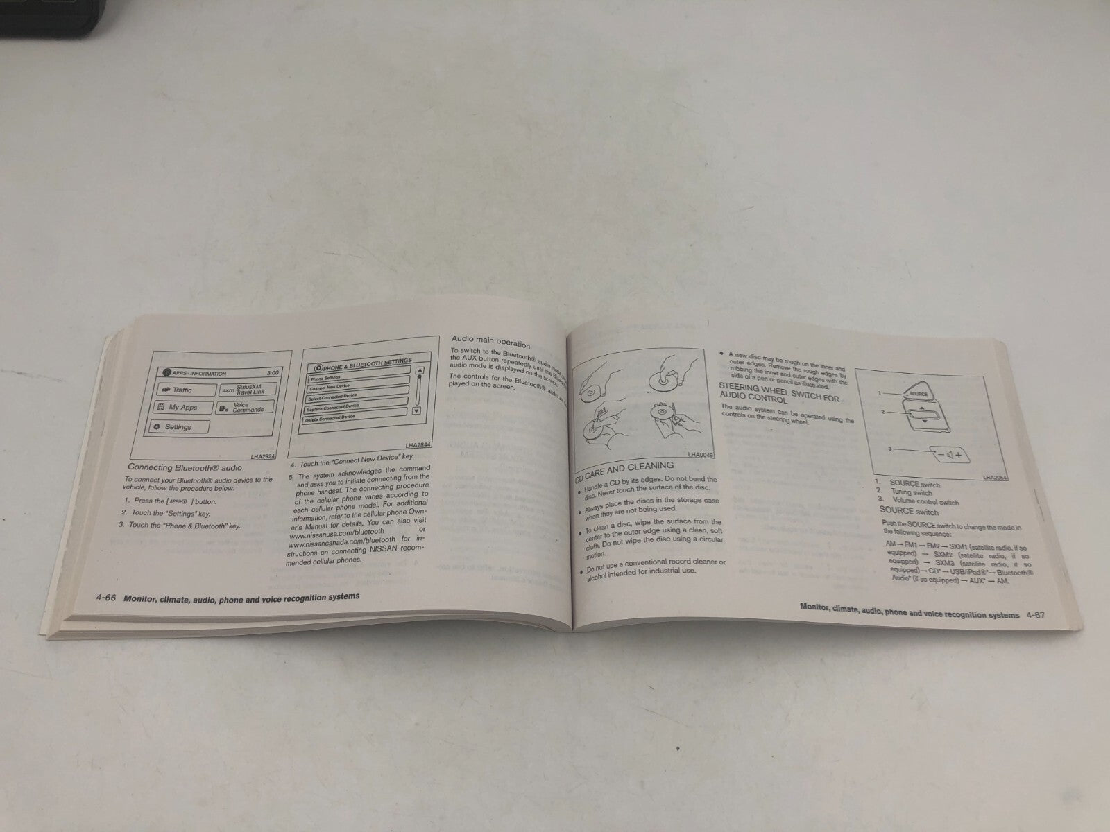 2017 Nissan Versa Sedan Owners Manual Set with Case OEM E01B67008