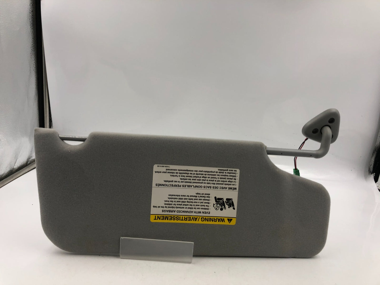 2005-2007 Ford Five Hundred Driver Sun Visor Gray Illuminated OEM D04B28059