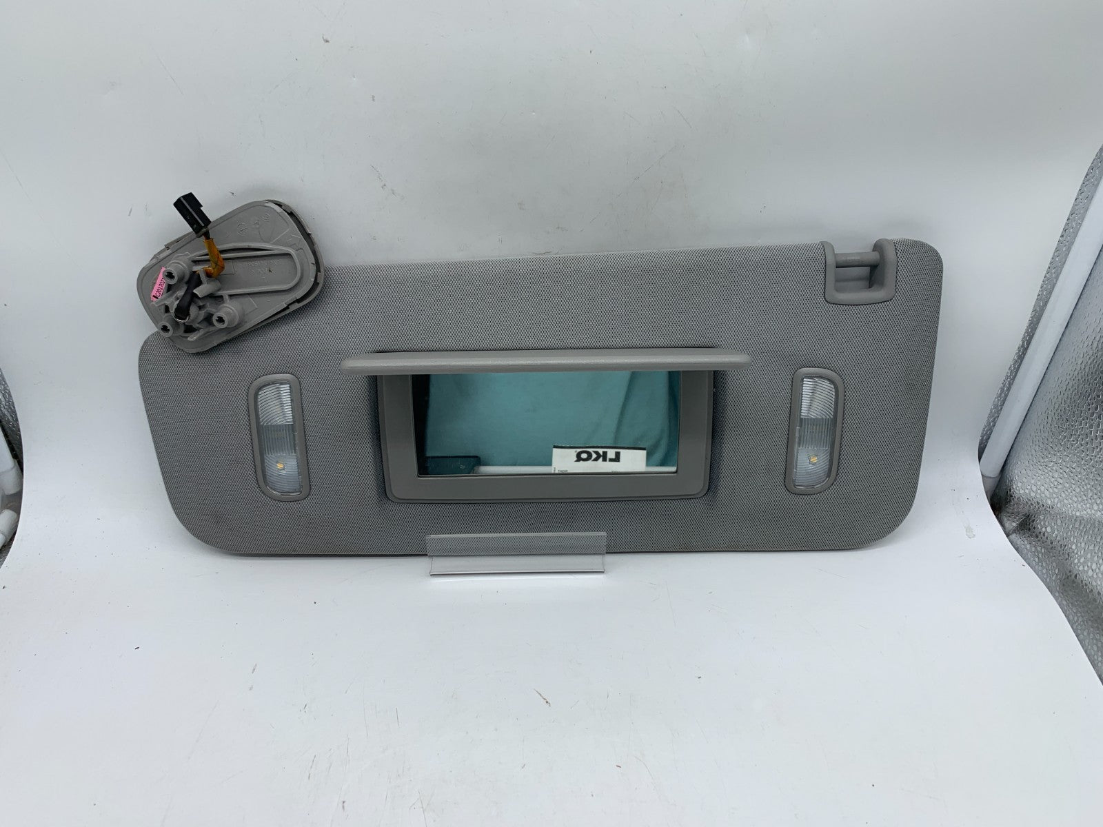 2015-2020 Chevrolet Avalanche 1500 Driver Sun Visor Gray Illuminated D03B67009
