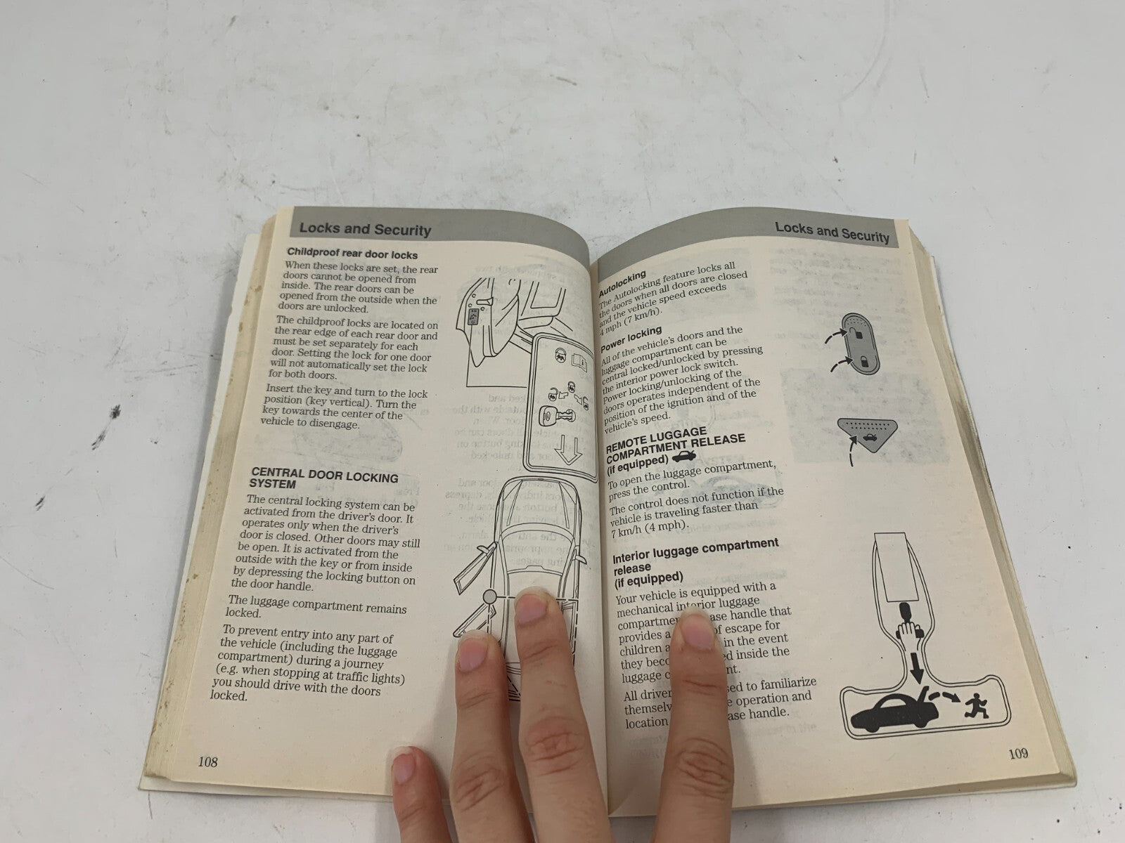 2002 Ford Focus Owners Manual OEM E02B59004