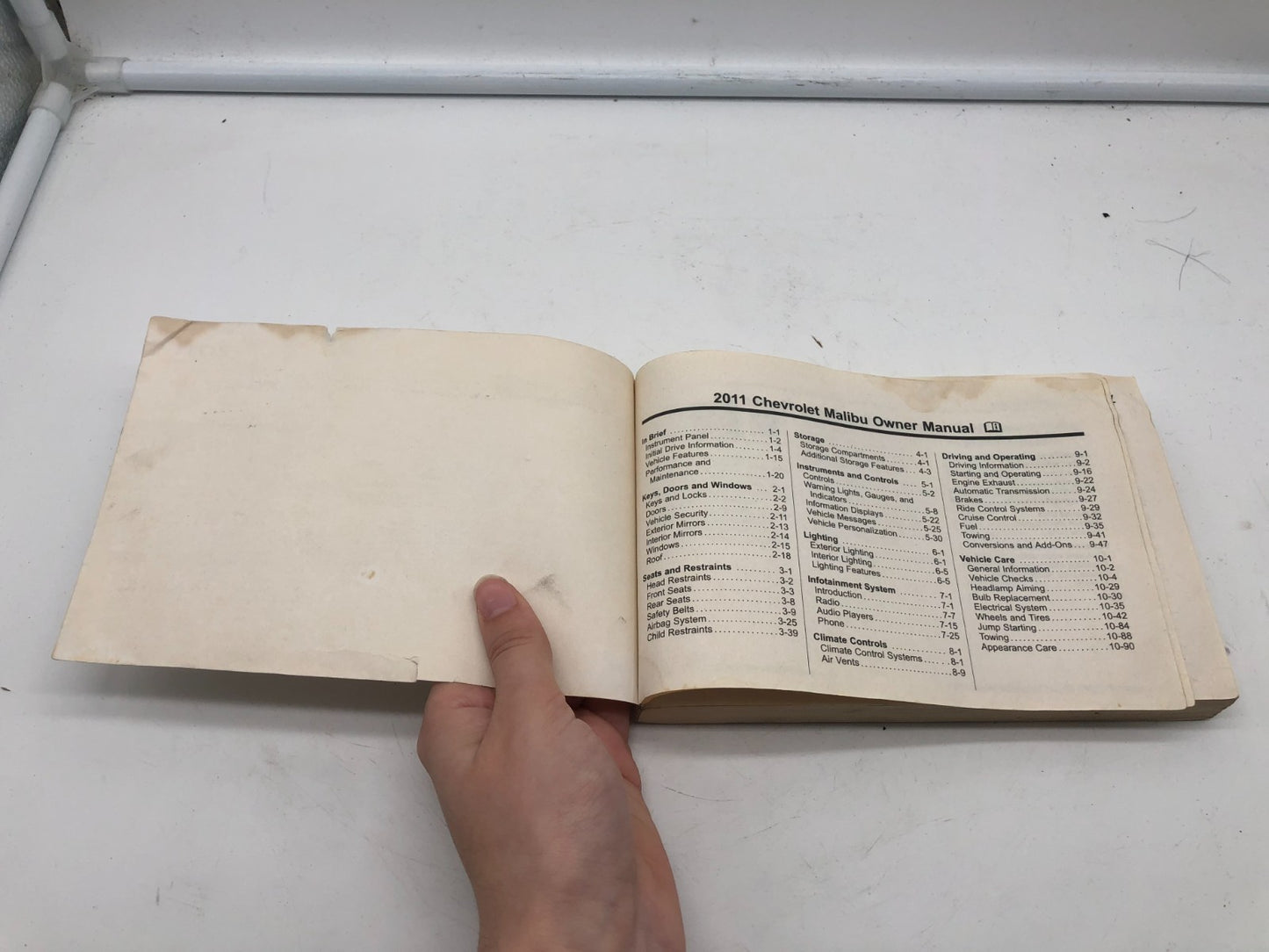 2011 Chevrolet Malibu Owners Manual OEM B03B41077