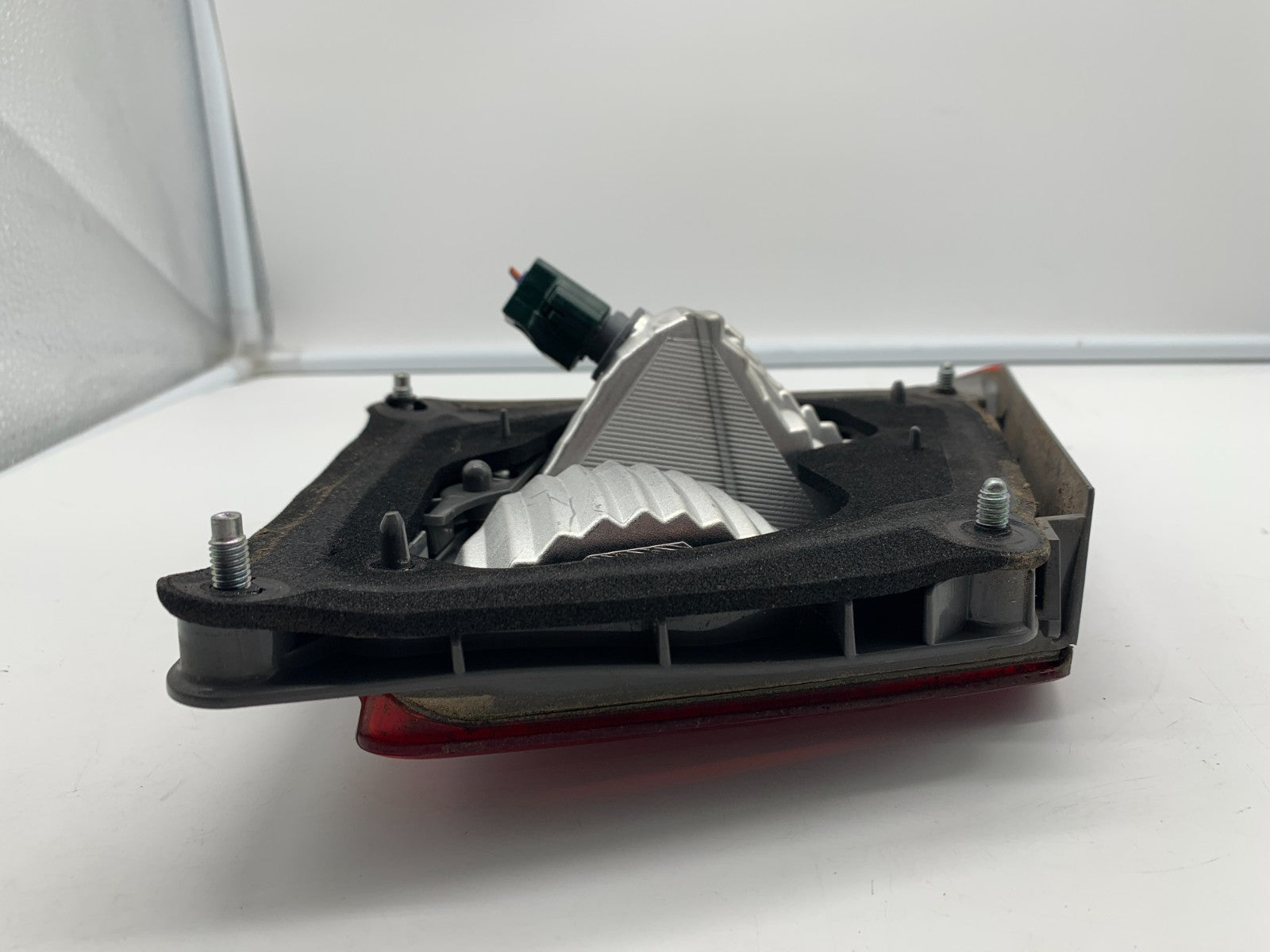 2011-2013 Infiniti M56 Driver Side Lid Mounted Tail Light Taillight B04B43001