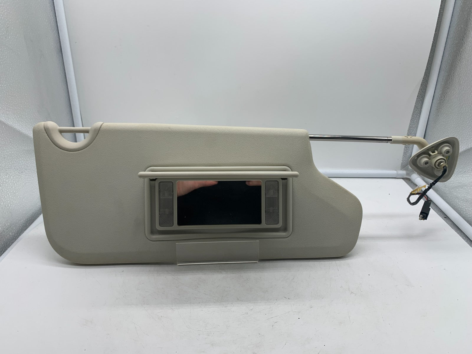 2009-2010 Dodge Journey Passenger Sun Visor Sunvisor Gray Illuminated A04B36006