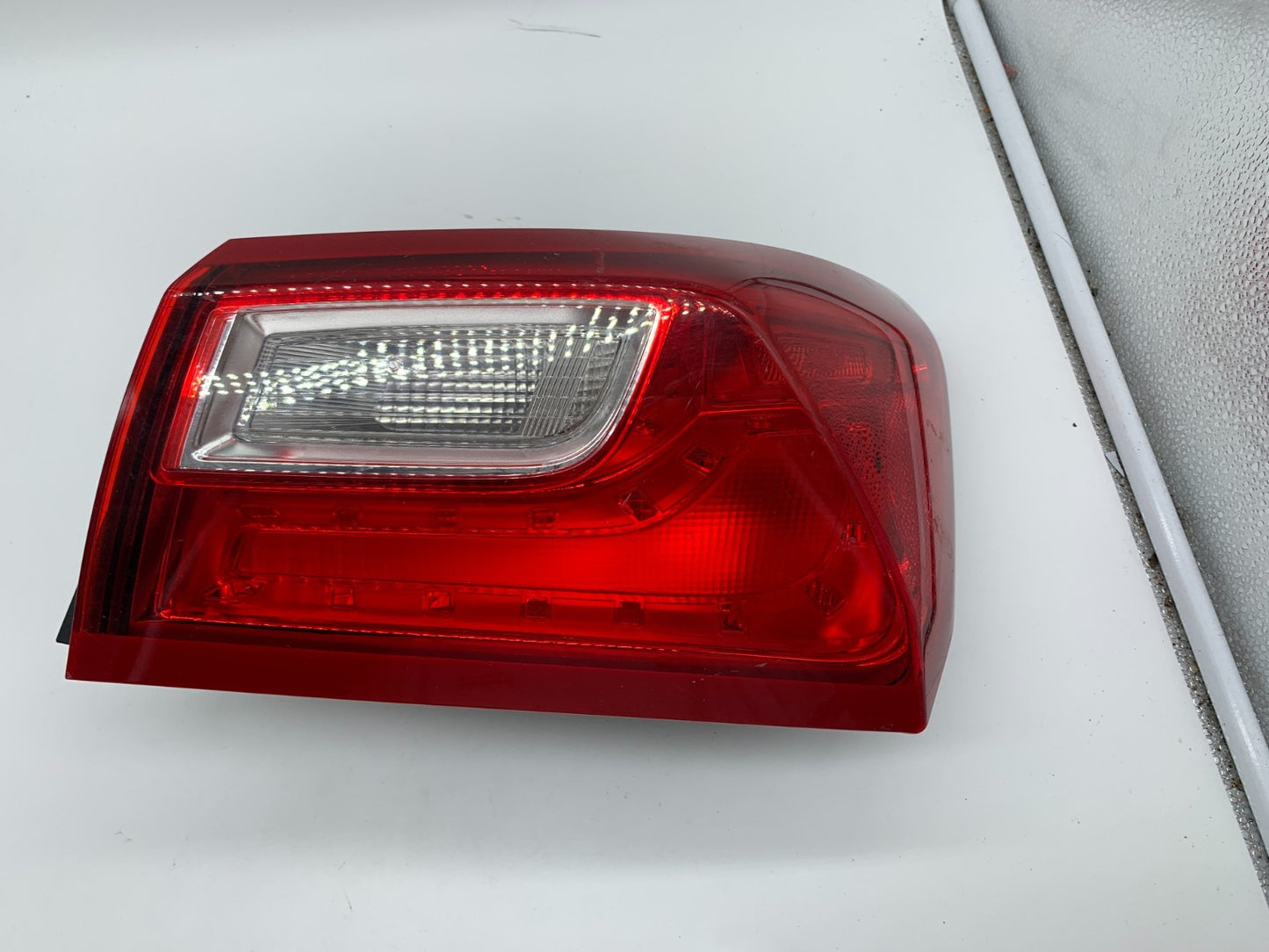 2016-2023 Chevrolet Malibu Passenger Side Tail Light Taillight OEM D02B68002