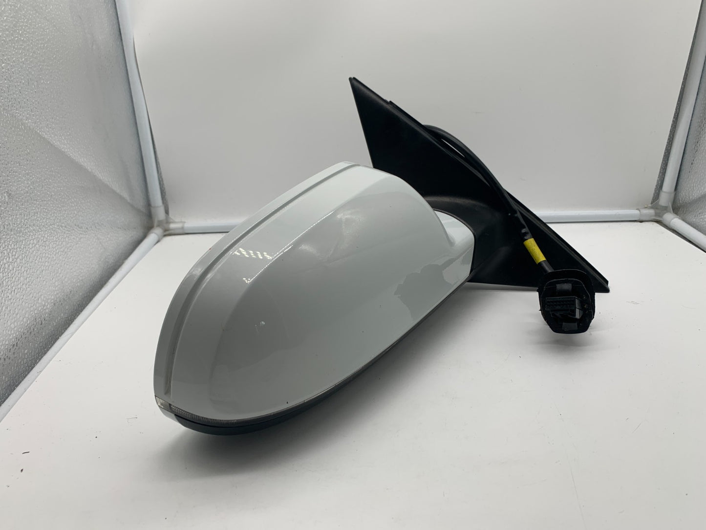 2010-2016 Audi A4 Passenger Side View Power Door Mirror White OEM B02B27005