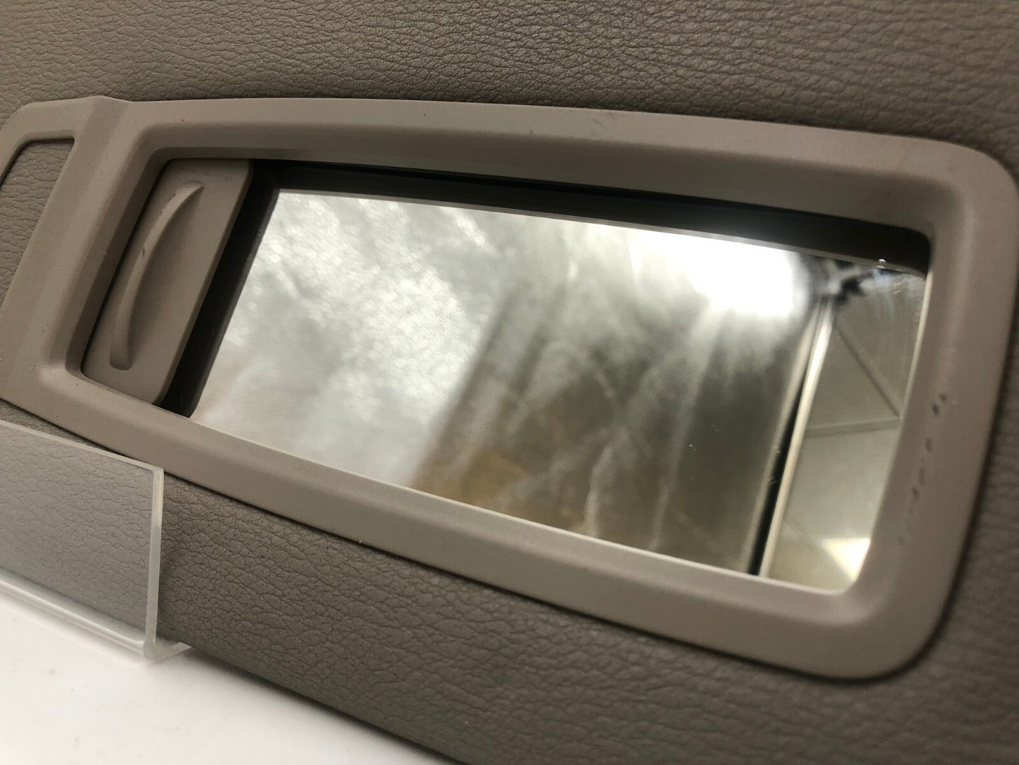 2007-2013 BMW X5 Passenger Sun Visor Sunvisor Brown Illuminated OEM C01B08017