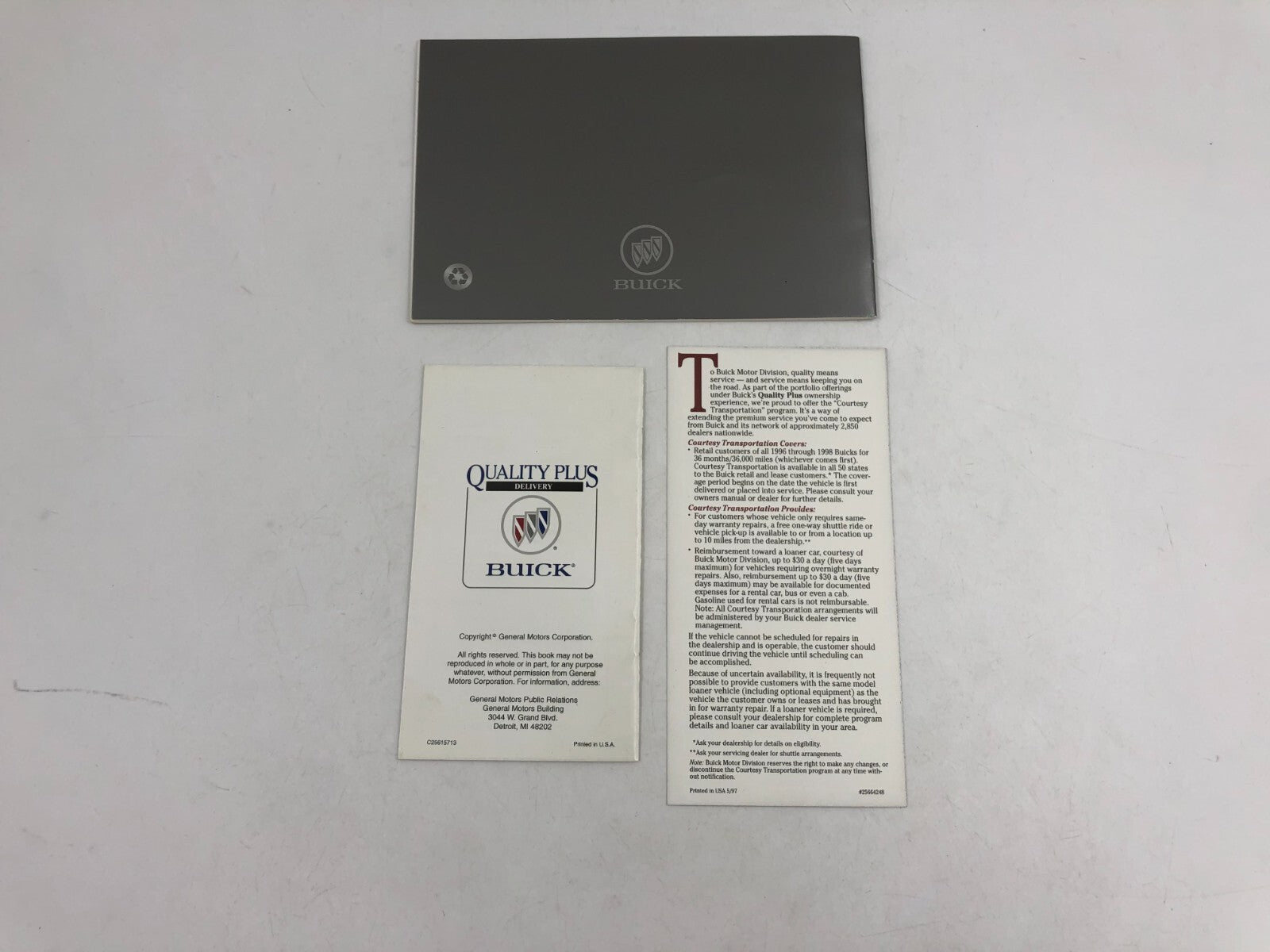 1998 Buick Regal Owners Manual with Case OEM D03B33025