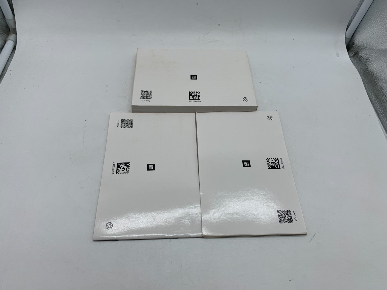 2017 Chevy Traverse Owners Manual Set OEM D03B70008