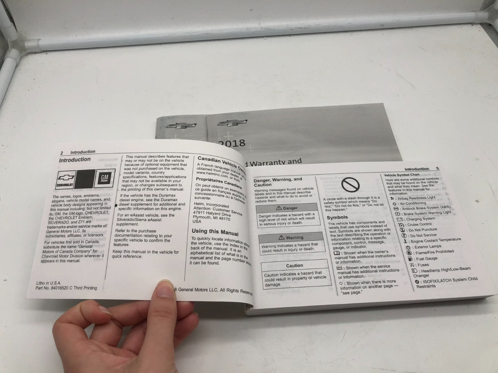 2018 Chevrolet Silverado Owners Manual Set OEM D03B61007