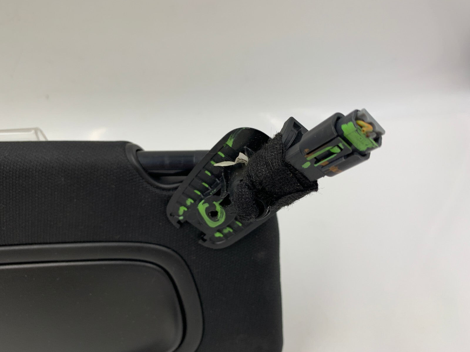 2016-2017 Chrysler 200 Passenger Sun Visor Black Illuminated OEM A02B36007