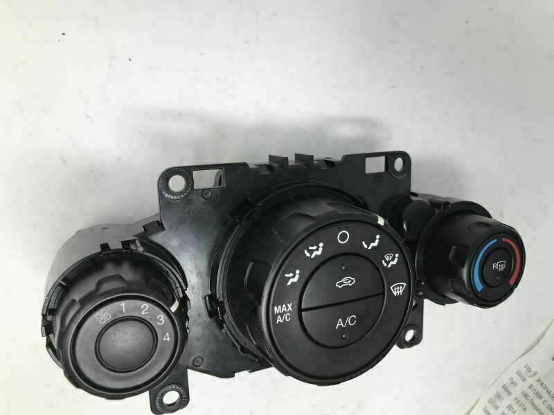 2014 Ford Fiesta AC Heater Climate Control Unit OEM D02B18012