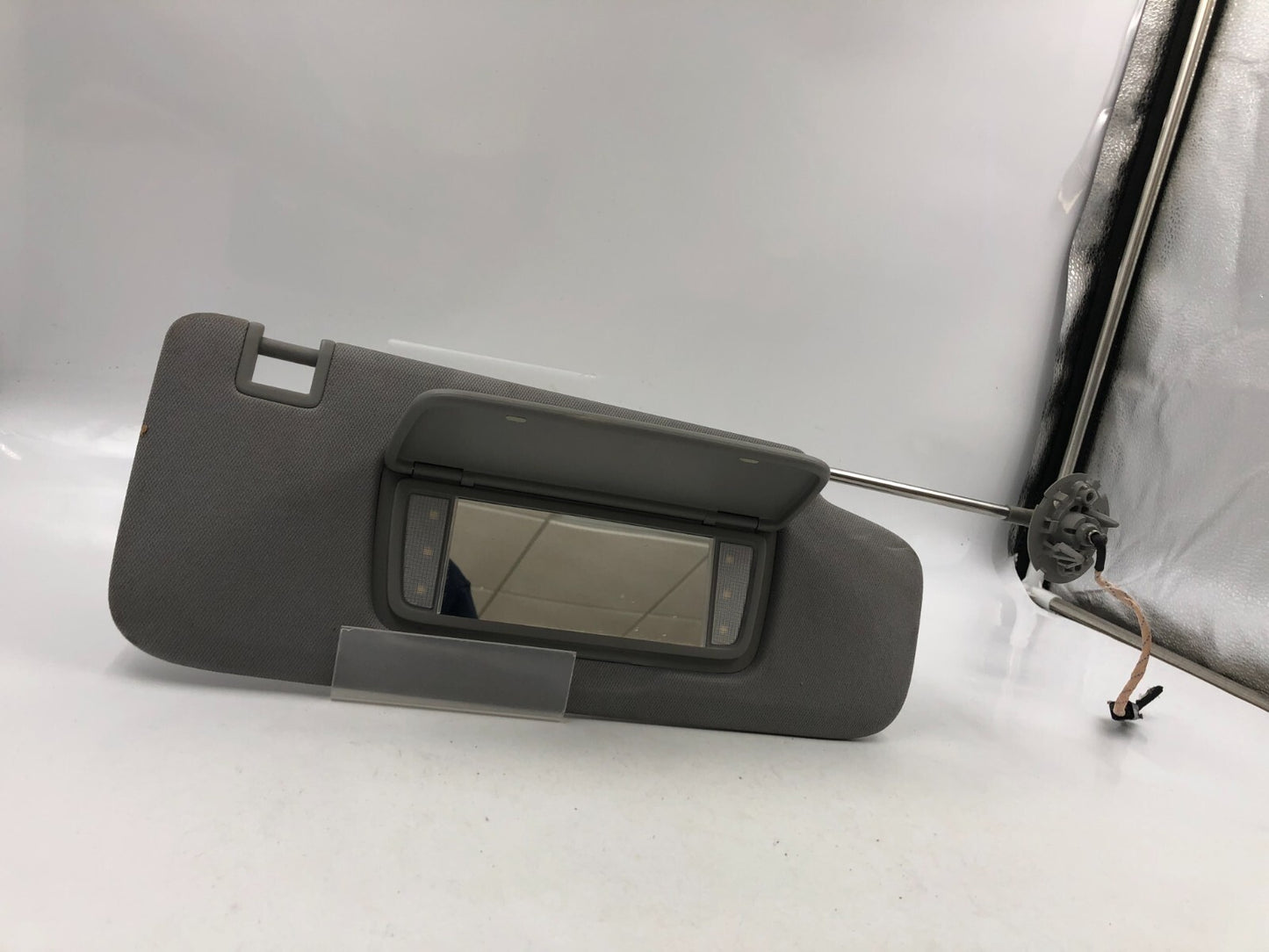 2018-2020 Chevrolet Equinox Passenger Sun Visor Gray Illuminated OEM C04B69004