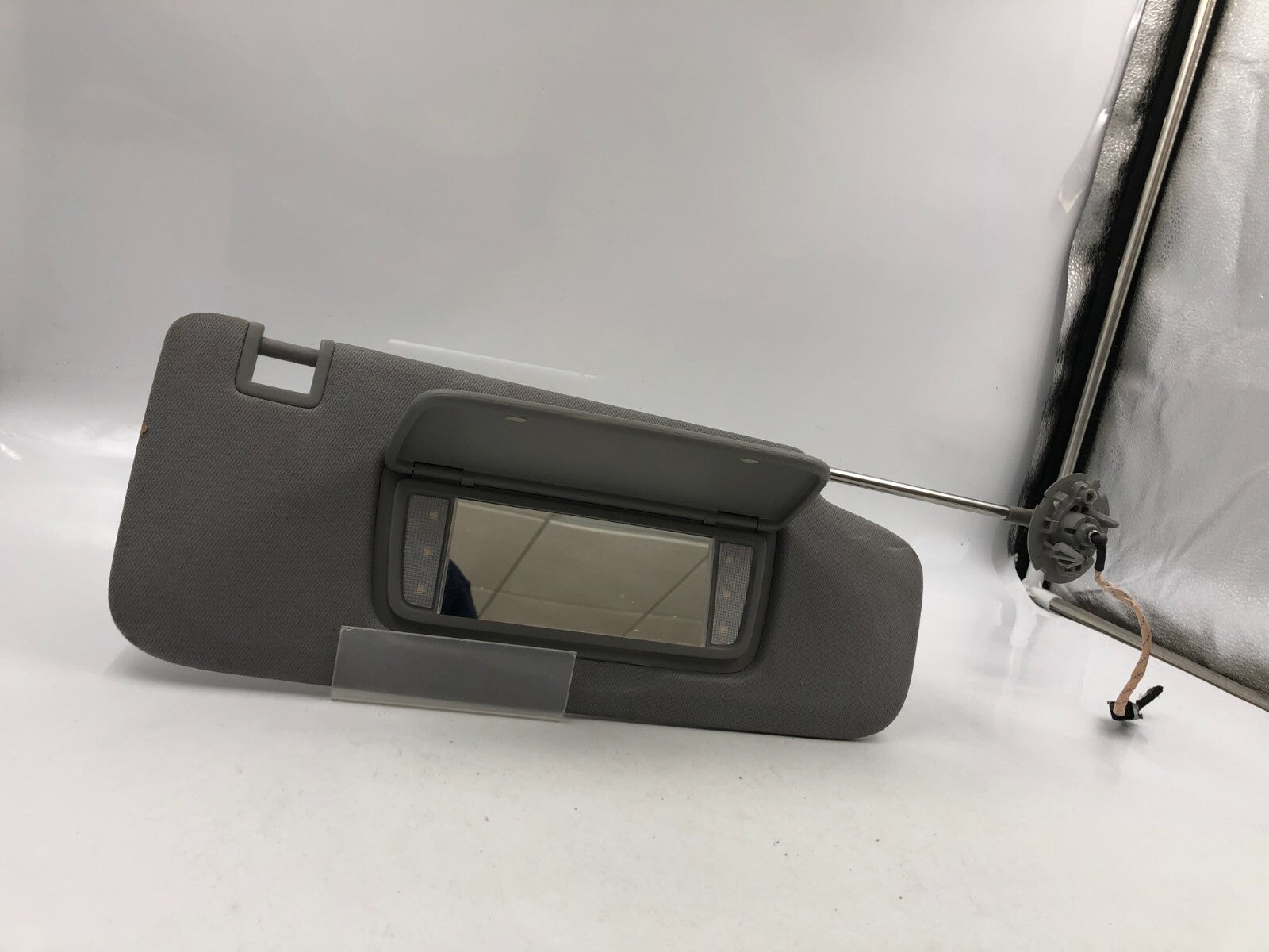 2018-2020 Chevrolet Equinox Passenger Sun Visor Gray Illuminated OEM C04B69004