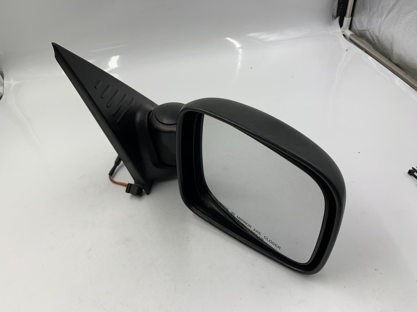 2002-2007 Jeep Liberty Passenger Side View Power Door Mirror Black OEM D04B07042