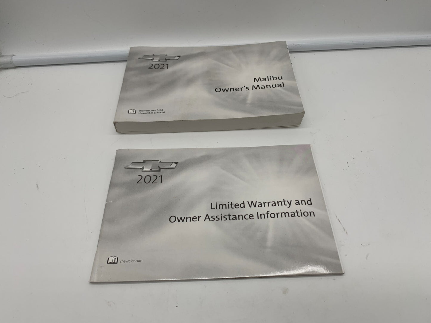 2021 Chevrolet Malibu Owners Manual Set OEM A02B54008