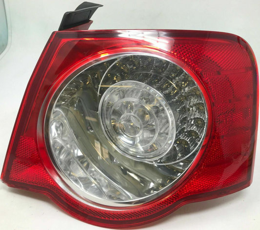 2008-2010 Volkswagen Passat Sedan Passenger Side Tail Light OEM B03B40070
