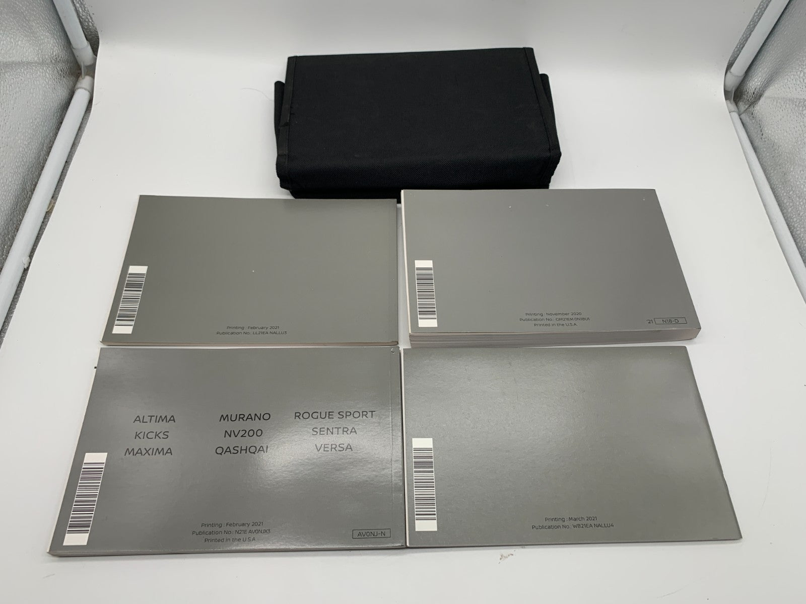 2021 Nissan Versa Owners Manual Set with Case OEM B02B36050