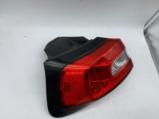 2014-2018 Jeep Cherokee Driver Side Tail Light Taillight OEM C02B19002