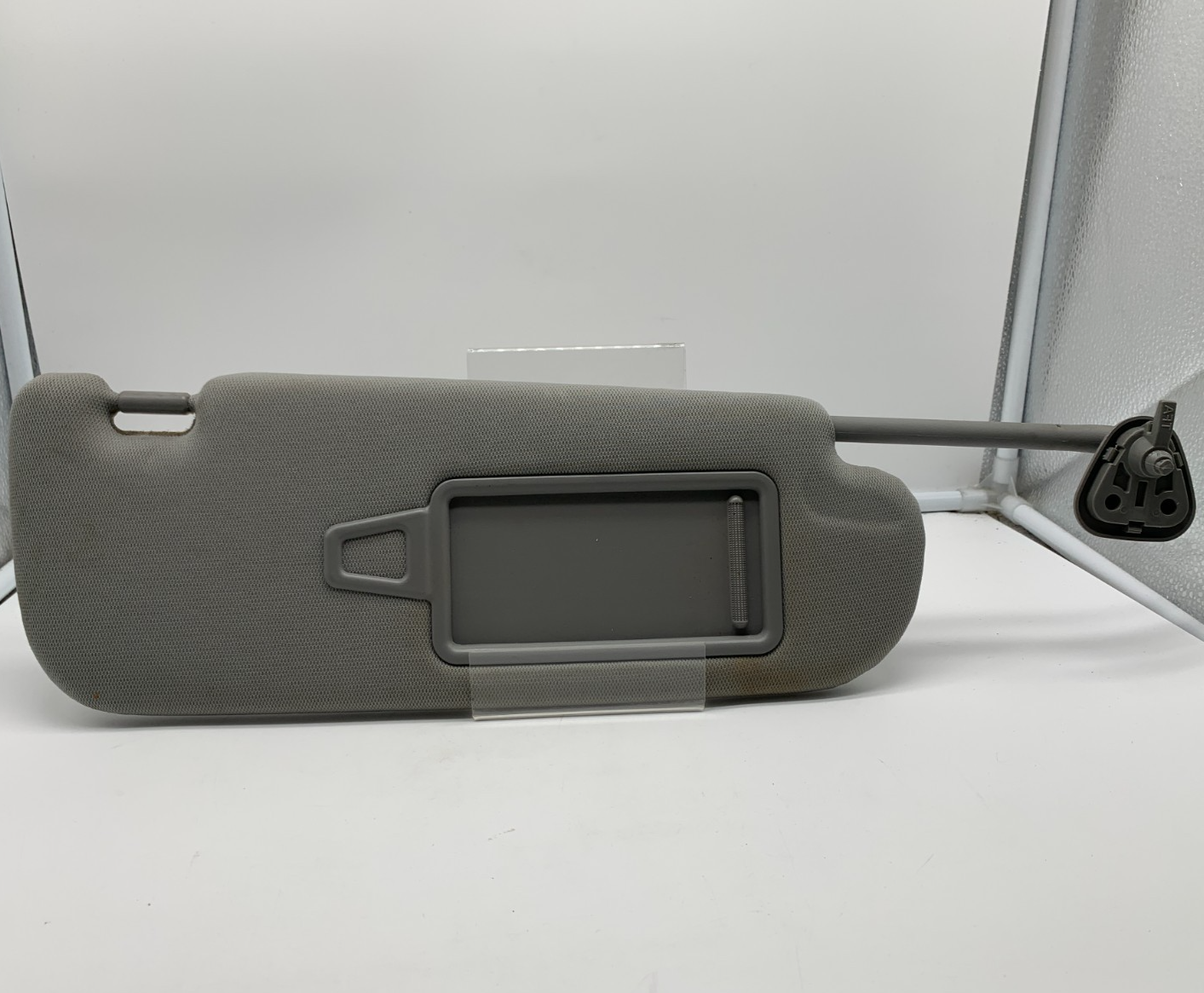 2011-2016 Kia Optima Passenger Sun Visor Gray Illuminated OEM E01B59011