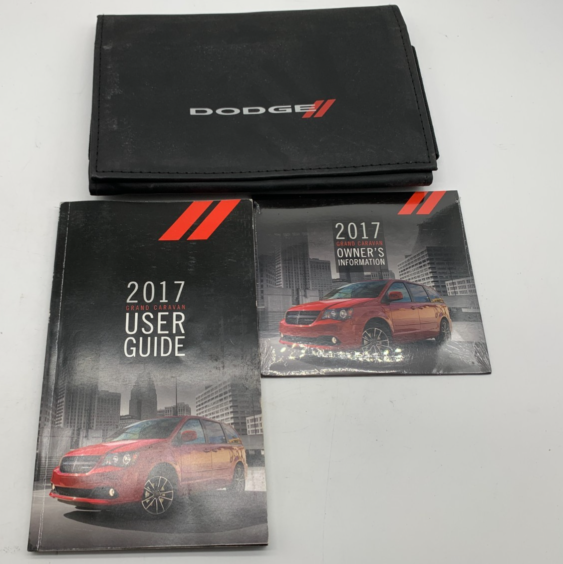 2017 Dodge Grand Caravan Owners Manual Set with Case OEM R01B29026