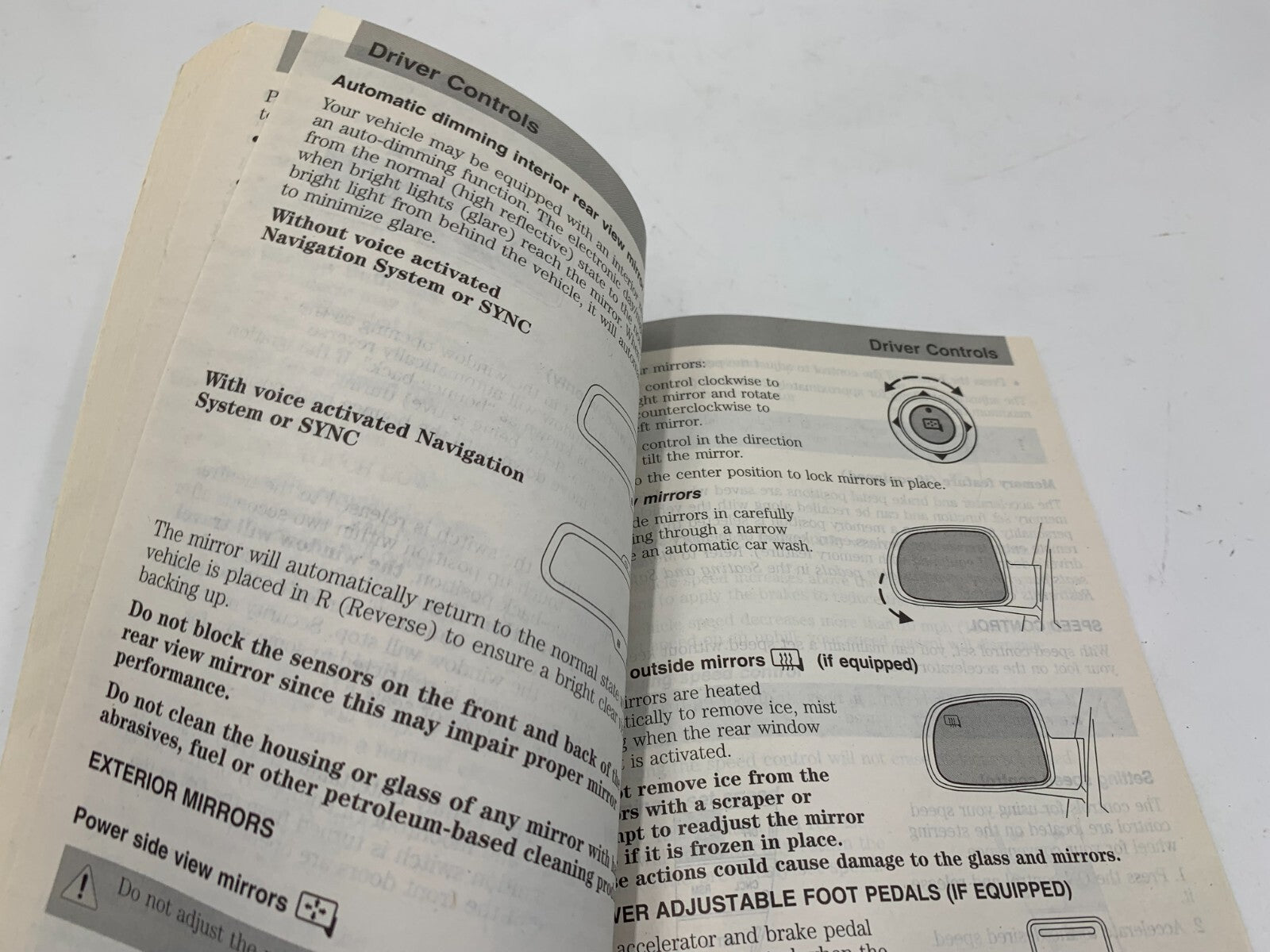 2008 Ford Taurus Owners Manual Set with Case OEM B03B20031