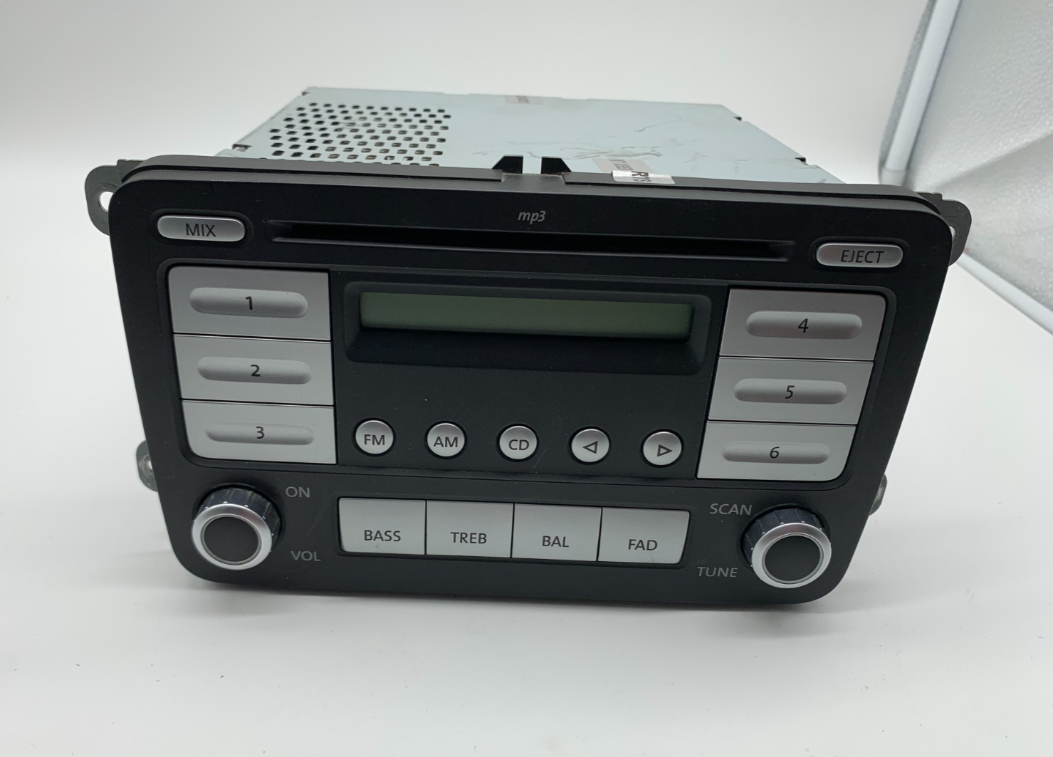 2009-2017 Volkswagen Tiguan AM FM CD Player Radio Receiver OEM C04B23010