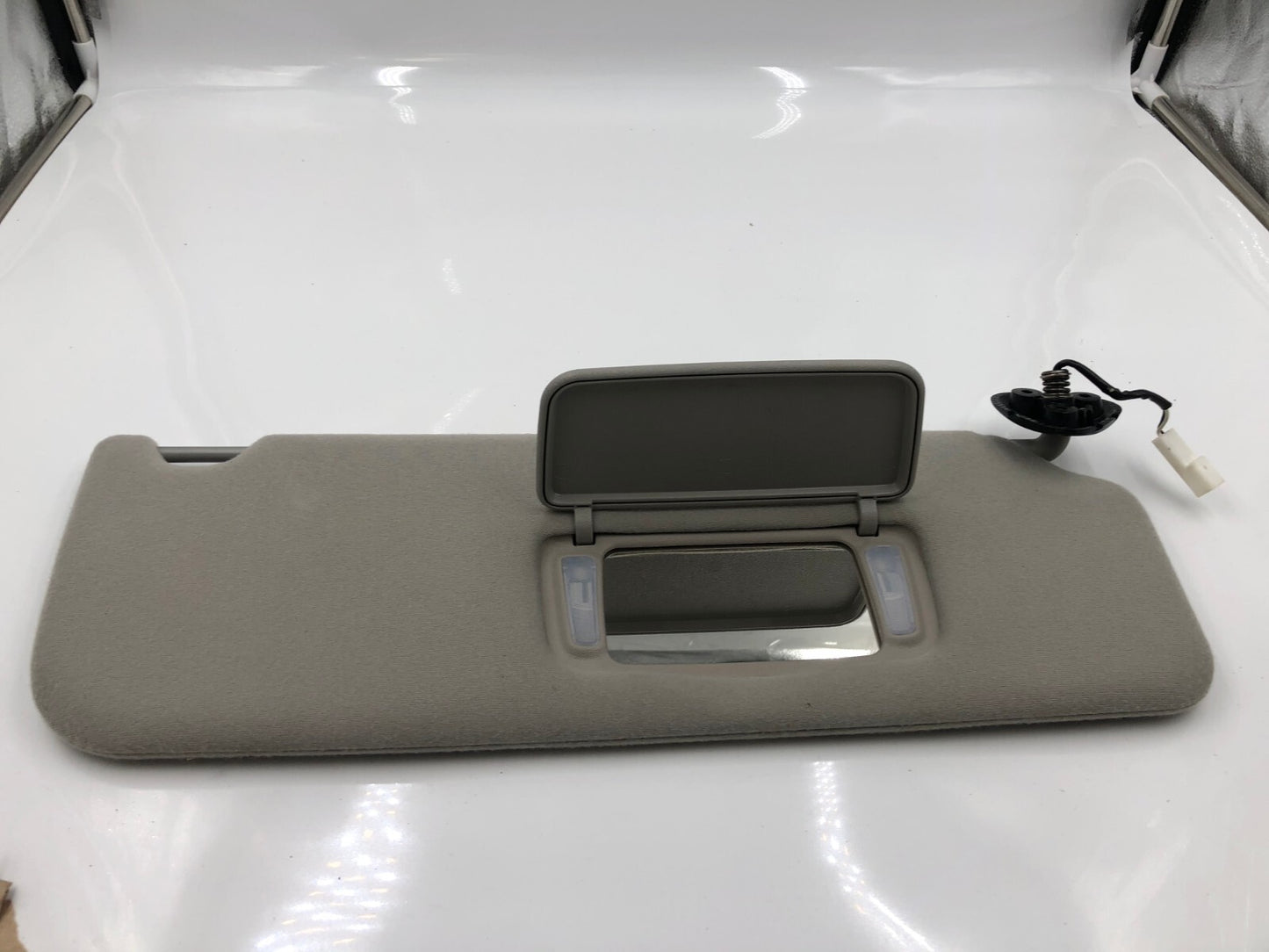 2005-2010 Toyota Sienna Passenger Sun Visor Gray Illuminated OEM C03B09021