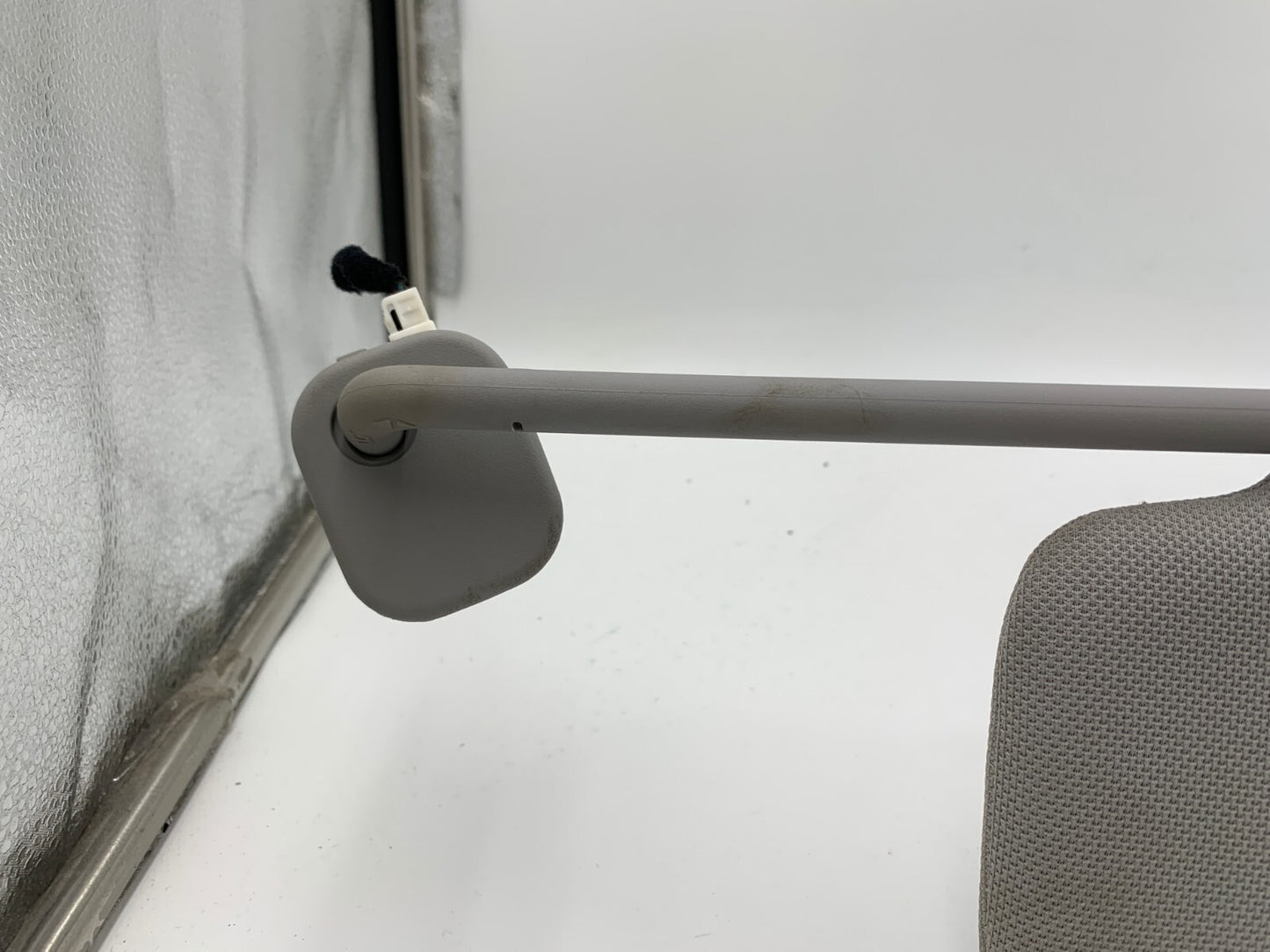 2015-2019 Hyundai Elantra Passenger Sun Visor Gray Illuminated OEM B02B19066