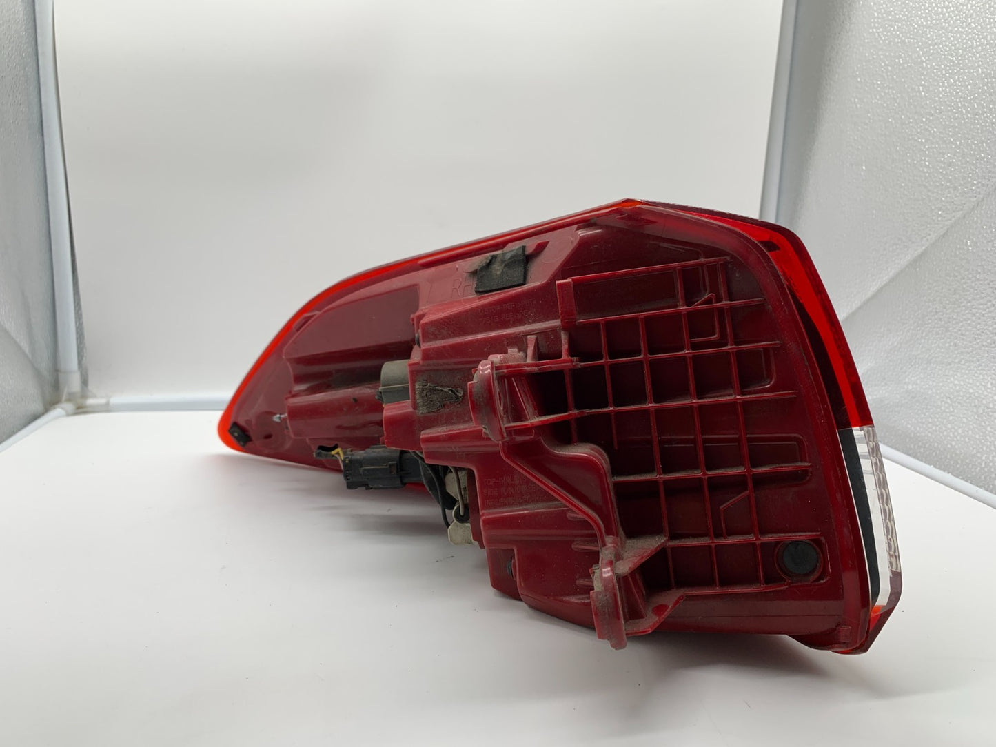 2016-2018 Hyundai Tucson Passenger Side Tail Light Taillight OEM C03B35001
