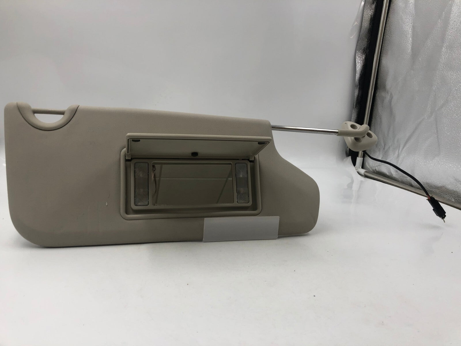 2011-2020 Dodge Journey Passenger Sun Visor Sunvisor Ivory Illuminated B01B21003