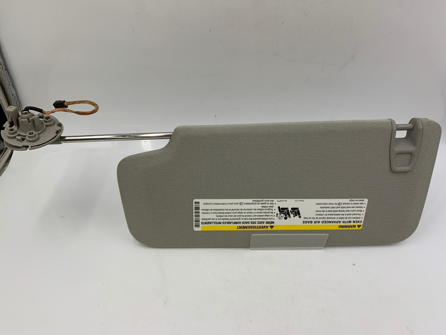2013-2021 Buick Encore Passenger Sun Visor Gray Illuminated OEM C01B14010
