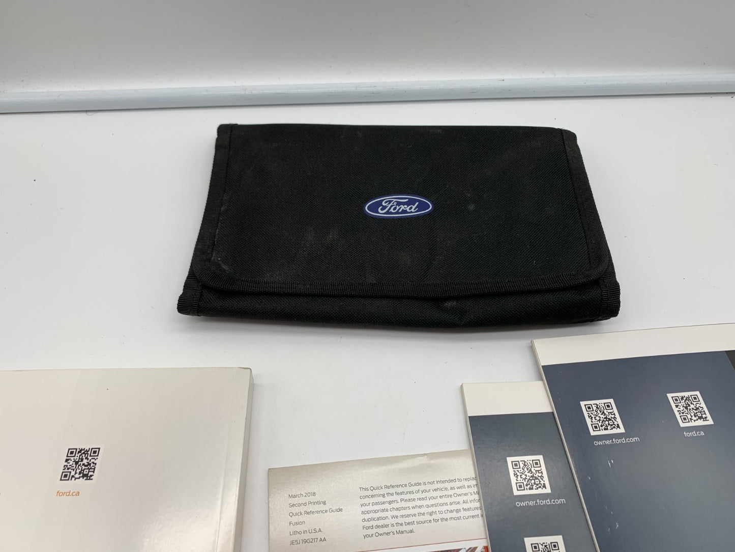 2018 Ford Fusion Owners Manual Set with Case OEM A01B44012