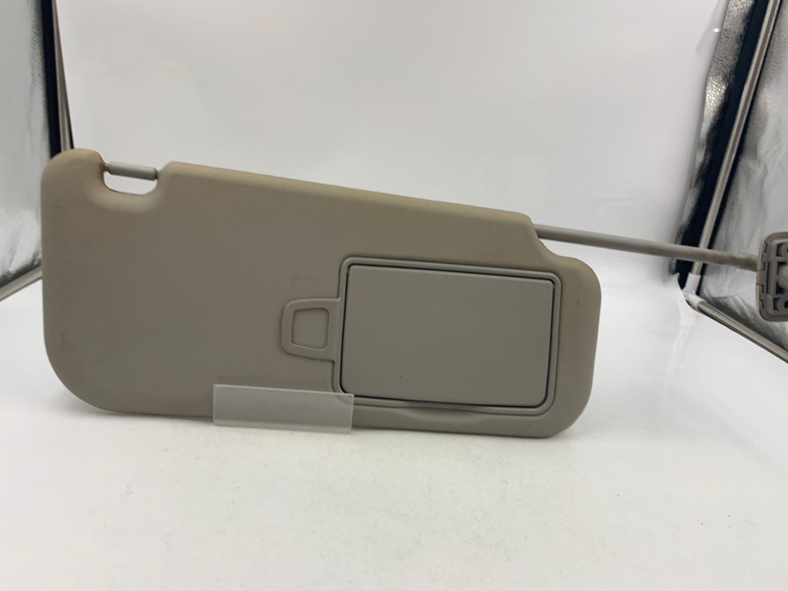 2010-2013 Kia Soul Passenger Sun Visor Sunvisor Gray OEM E01B39082