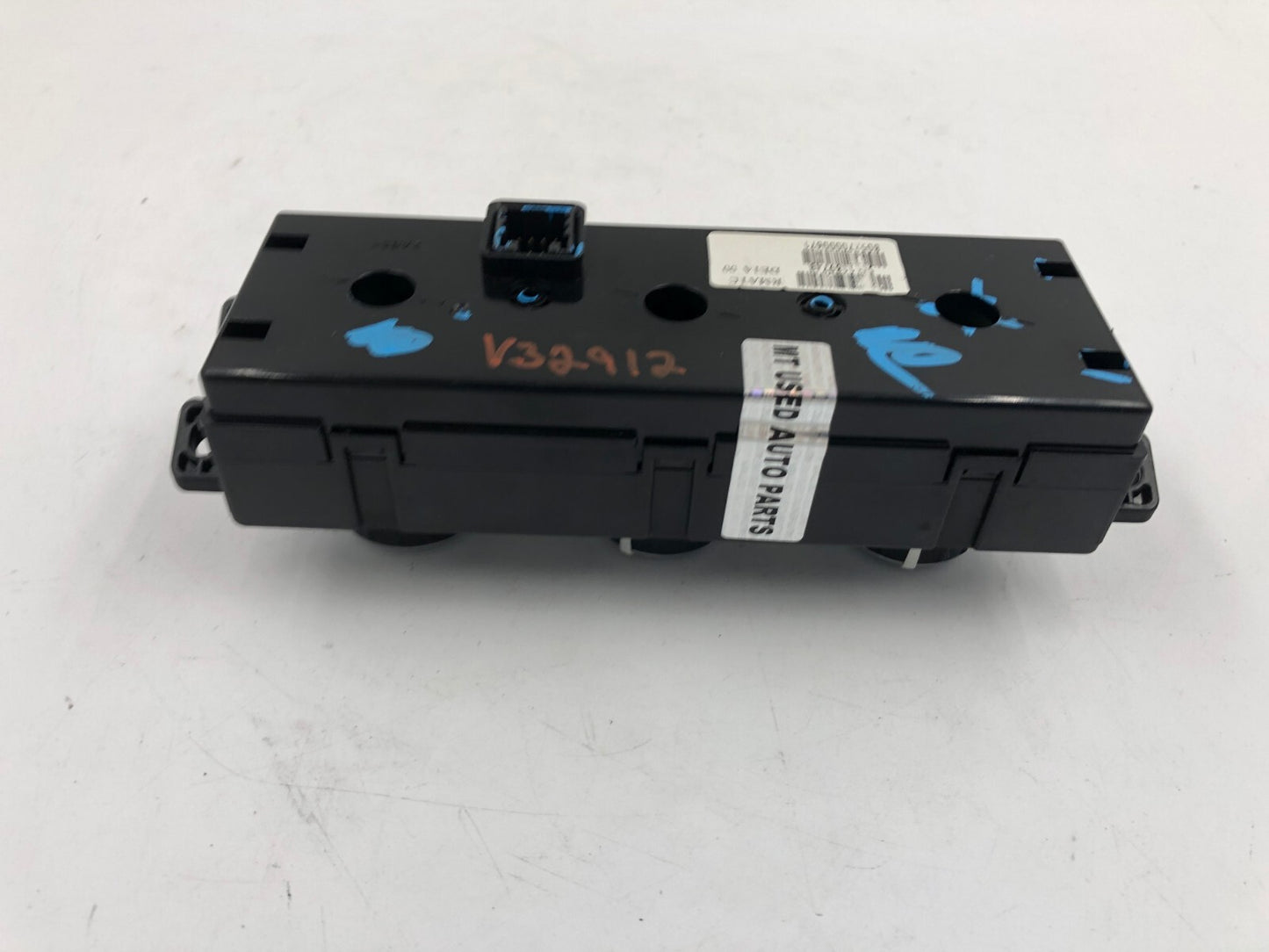 2009-2011 Volkswagen Routan Rear AC Heater Climate Control Unit OEM E02B70003