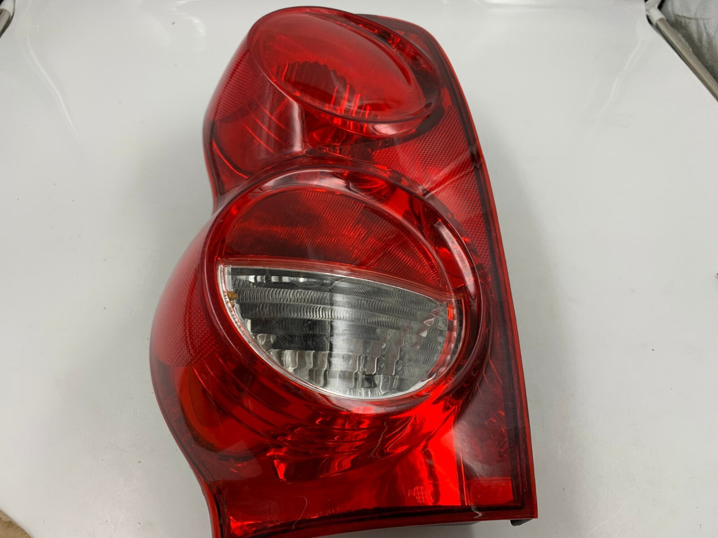 2004-2009 Dodge Durango Driver Side Tail Light Taillight OEM E03B11051