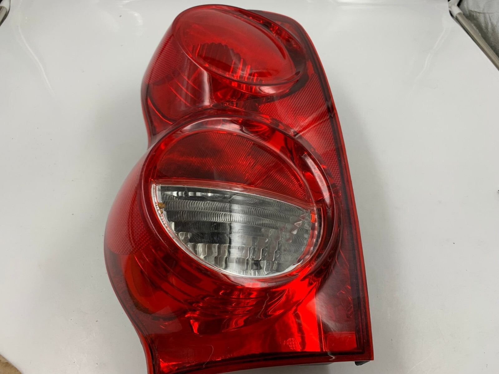2004-2009 Dodge Durango Driver Side Tail Light Taillight OEM E03B11051
