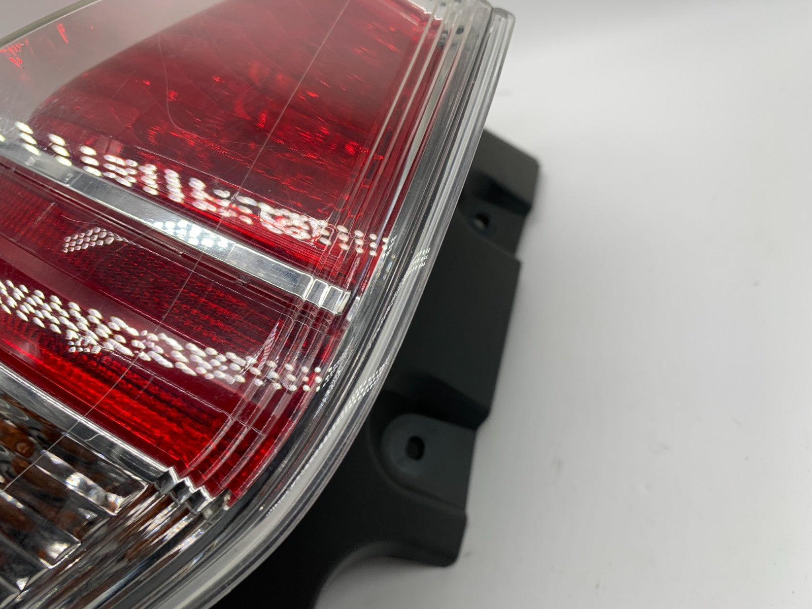 2017-2019 Nissan Rogue Driver Side Tail Light Taillight OEM B02B27016