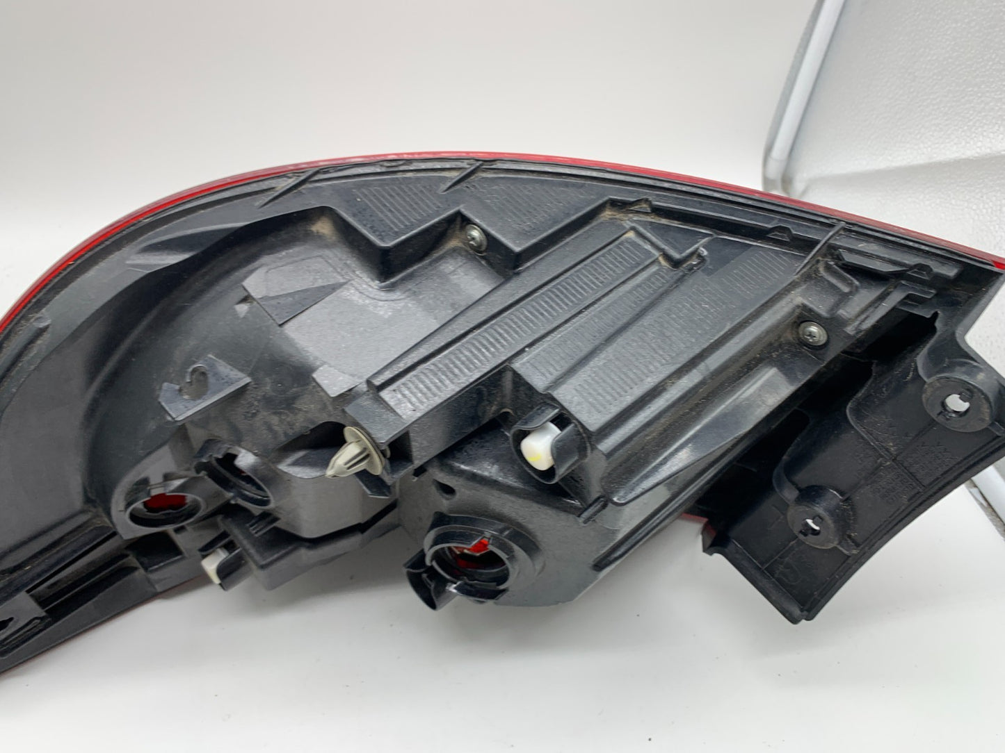 2013-2015 Mazda CX9 CX-9 Driver Tail Light Taillight Lamp OEM D03B66004