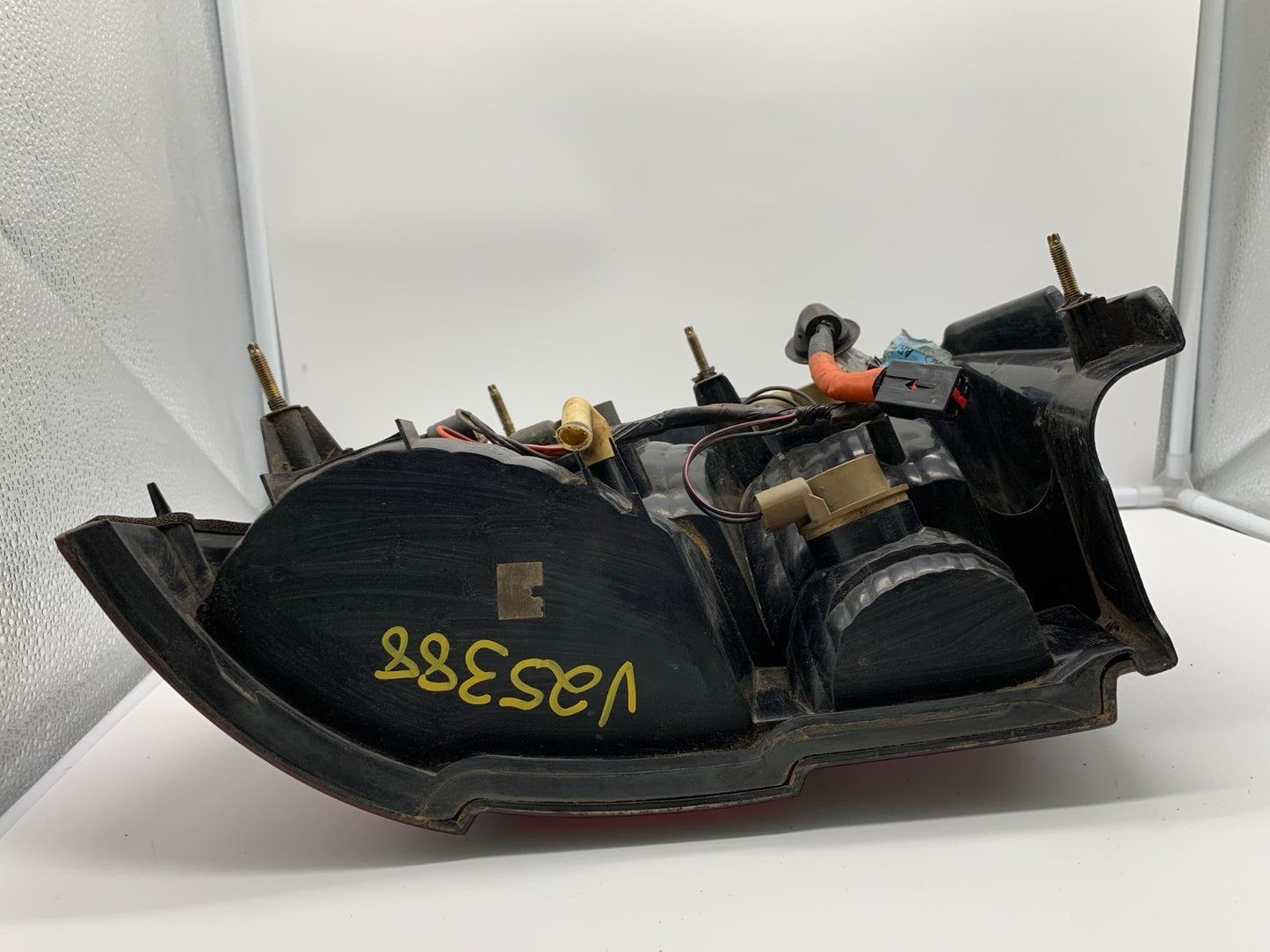 1999-2004 Ford Mustang Passenger Side Tail Light Taillight OEM D04B45082