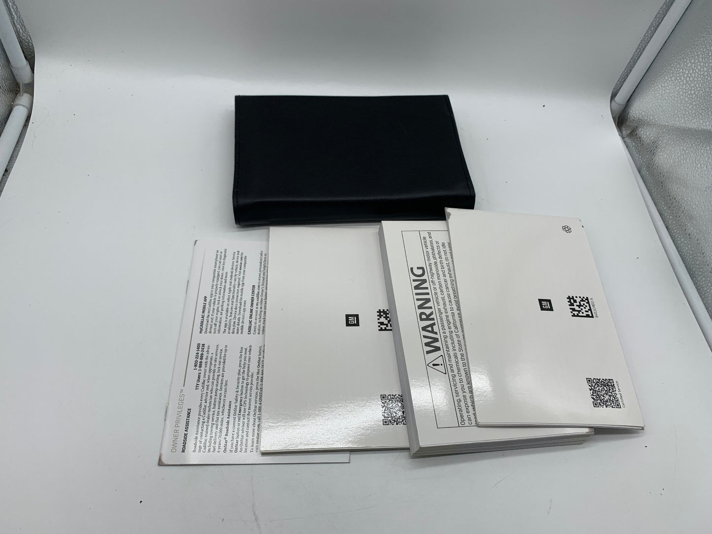 2020 Cadillac CT5 Owners Manual Set with Case OEM R01B02030
