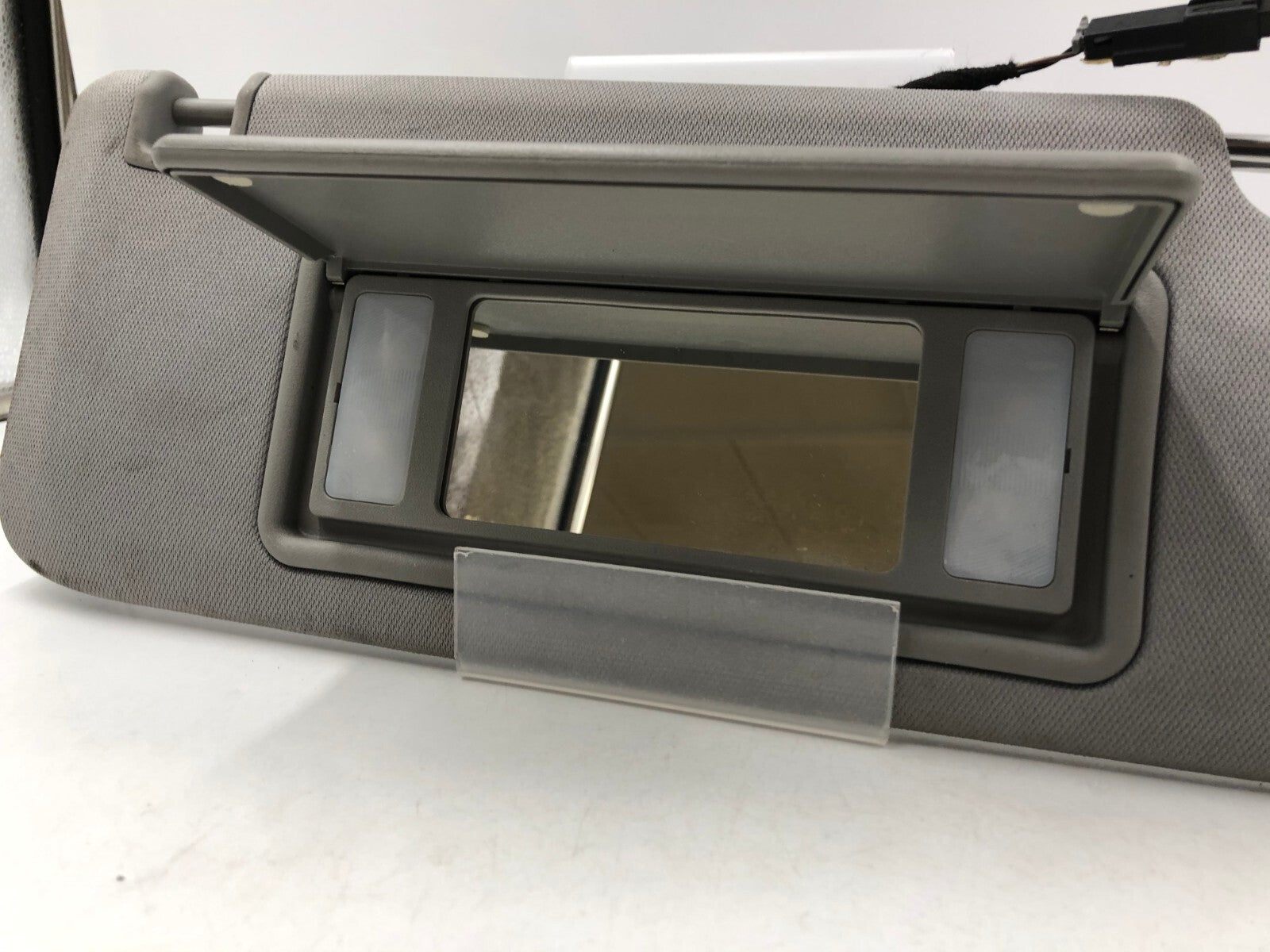 2016-2020 Chevrolet Malibu Passenger Sun Visor Illuminated OEM B01B02039