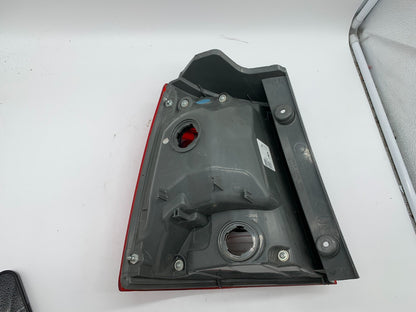 2011-2013 Kia Sorento Passenger Tail Light Taillight OEM D02B67002