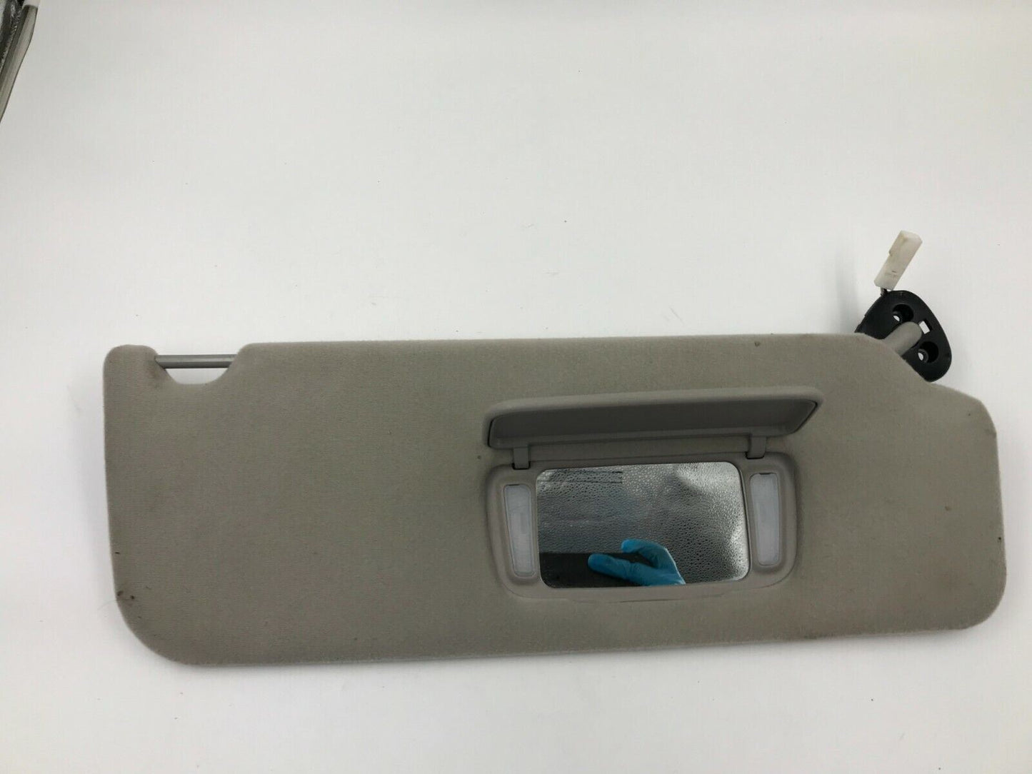 2005-2010 Toyota Sienna Passenger Sun Visor Gray Illuminated OEM E03B67001