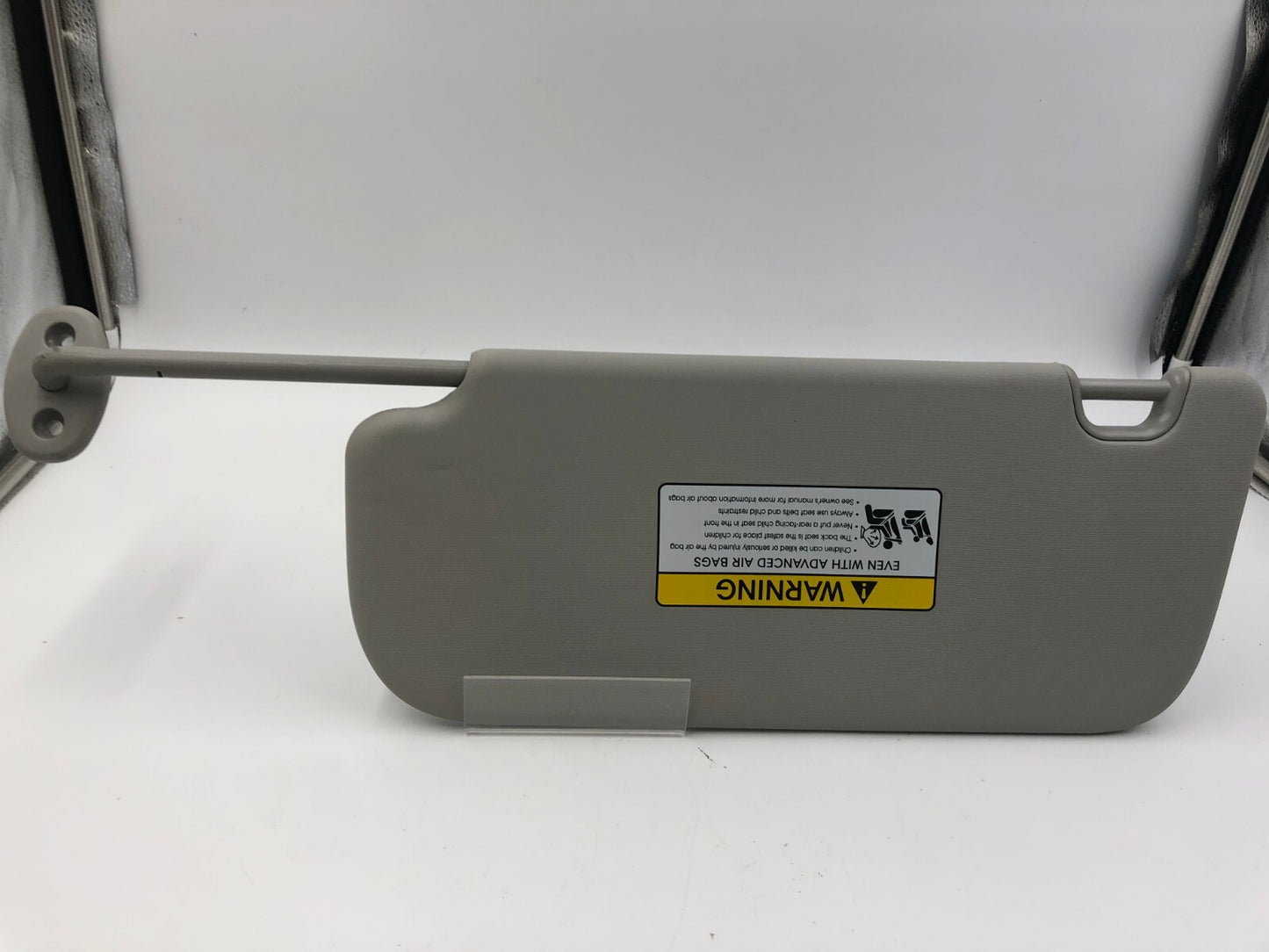 2014-2019 Kia Soul Passenger Sun Visor Illuminated Gray OEM C01B11051