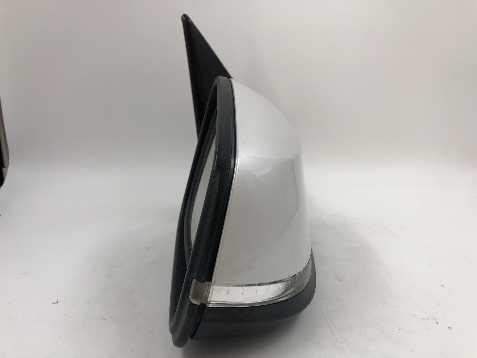 2013-2015 BMW X1 Passenger Side View Power Door Mirror Silver OEM C03B54004