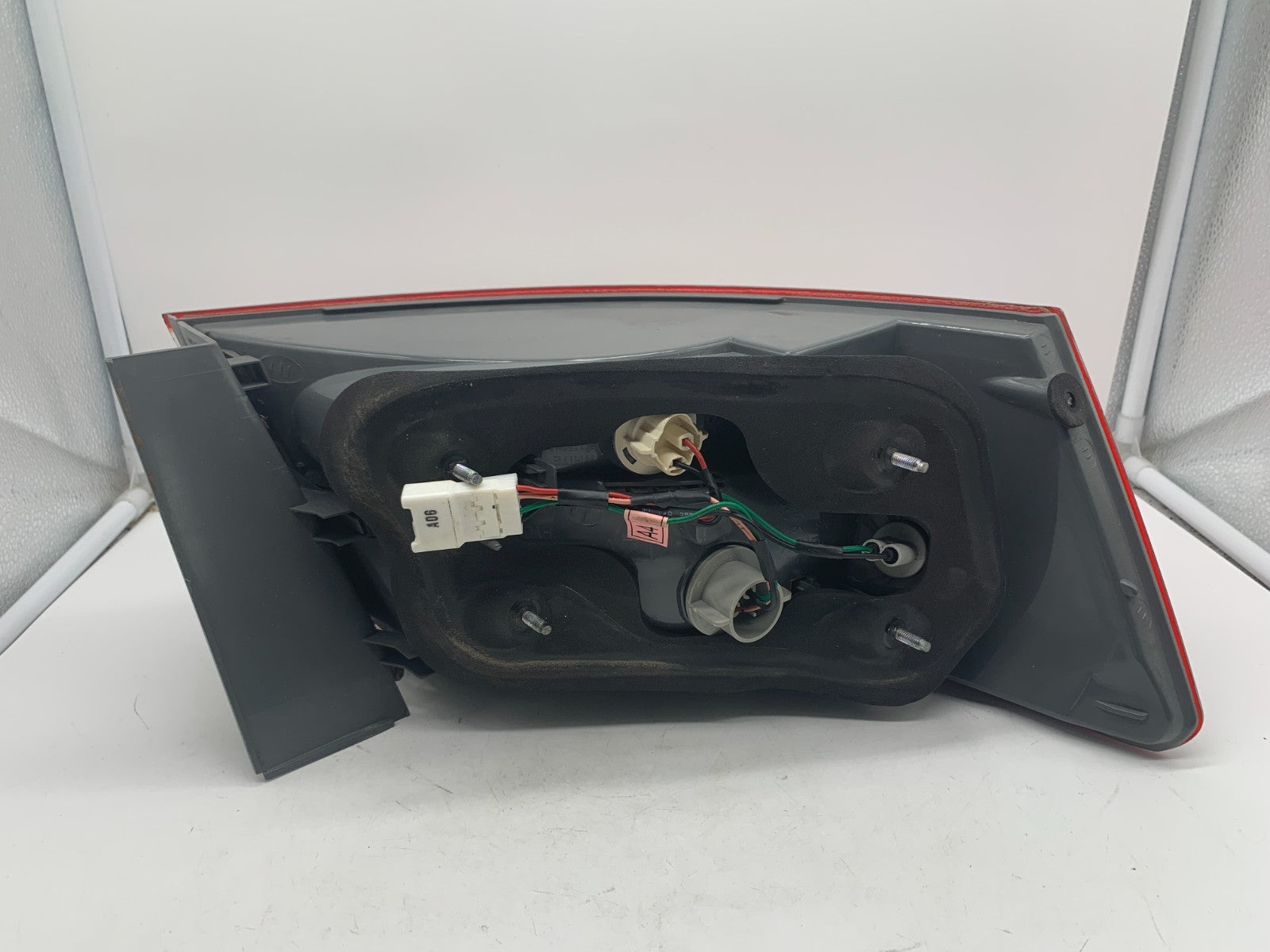 2006-2008 Hyundai Sonata Passenger Side Tail Light Taillight OEM A01B51040